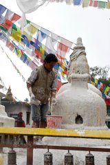 07-The stupas are whitewashed